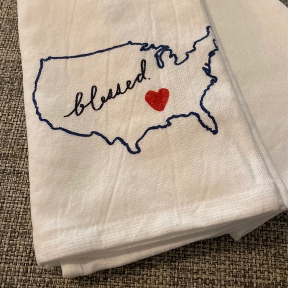 Rae Dunn Hand Towel/Kitchen Towle - Set of 2 - Picture 2 of 3